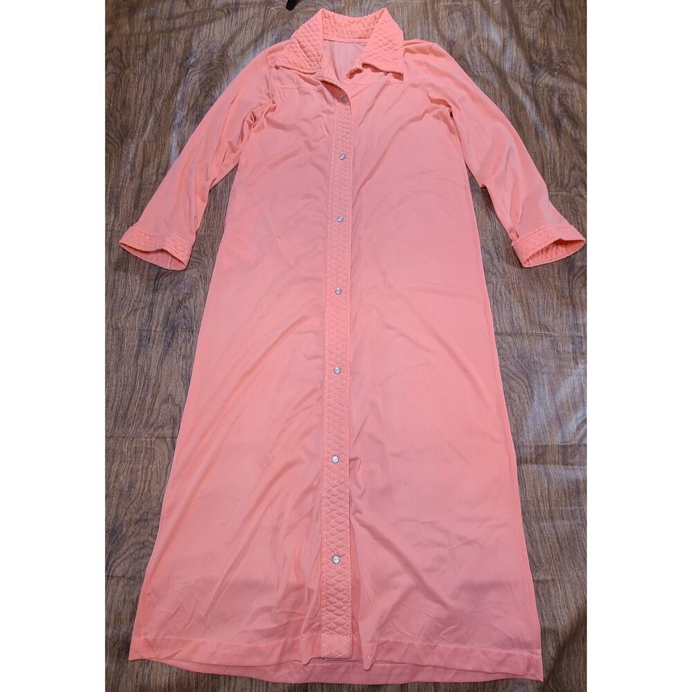 Vintage Robe Housecoat Women's SM 1960's Nylon Coral Quilted Butterfly Collar